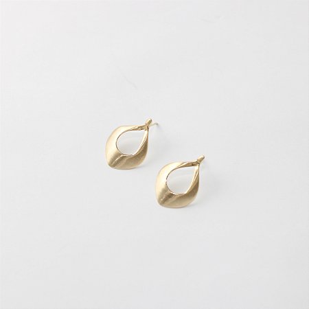 Brinco Folheado Gota com Design Orgânico Fosco