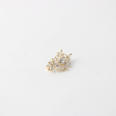 Broche de Flor Cravejado com Zircônias Marquise