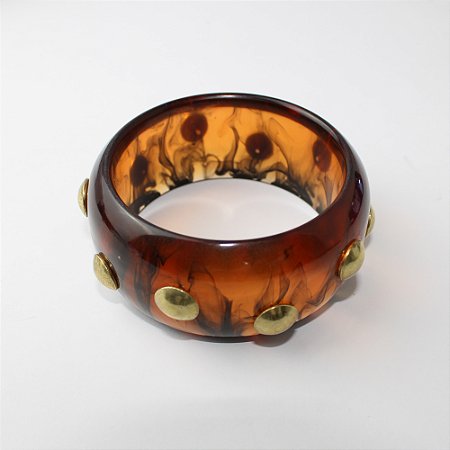 Pulseira Bracelete em Resina com Tachas Douradas
