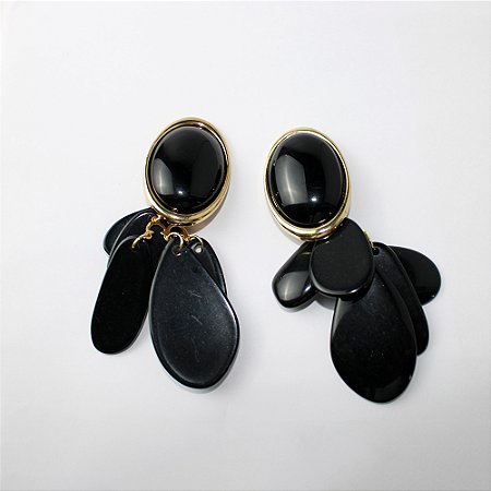 Brinco Maxi de Metal com Pendentes Orgânicos e Detalhe Dourado