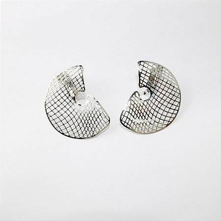 Brinco Metal Vazado Prateado