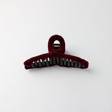 Prendedor de Cabelo Piranha em Veludo