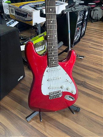 Guitarra Dolphin strato vermelha – Usada