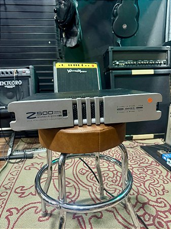 Amplificador de potência Studio R Z500 - semi novo