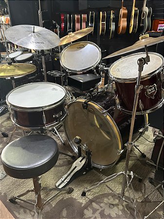 Bateria Dolphin Completa Com Pratos – Usada