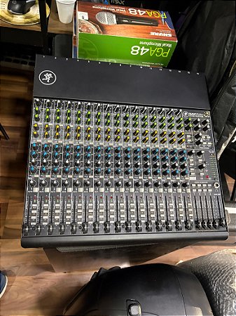 Mesa De Som Mackie 1604 Vlz4 16 Canais - Estado De Novo - Usado