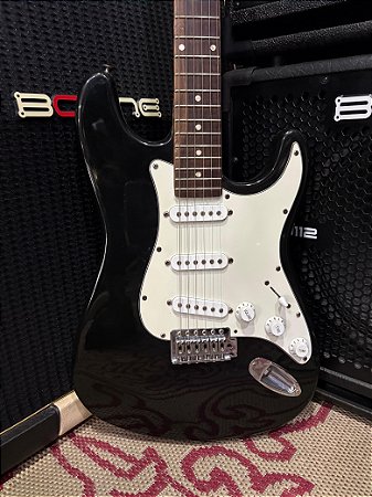Guitarra Stratocaster Phoenix - Usada