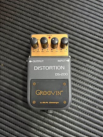 Pedal Distortion Ds-200 Groovin Na Caixa – Usado