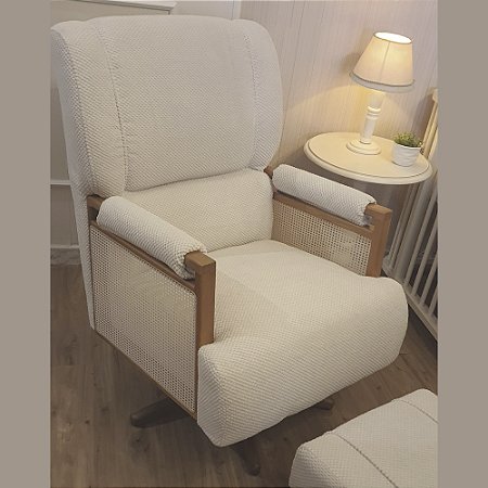 Poltrona de Amamentação Melissa Luxo com Puff de Brinde