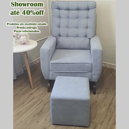 TROCA DE SHOWROOM 30% OFF Á VISTA Poltrona de Amamentação Olivia com Puff