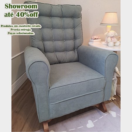 TROCA DE SHOWROOM 35% OFF Á VISTA Poltrona de Amamentação Manu com Puff