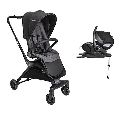 Carrinho Savvy com bebê conforto Yuba e base Isofix