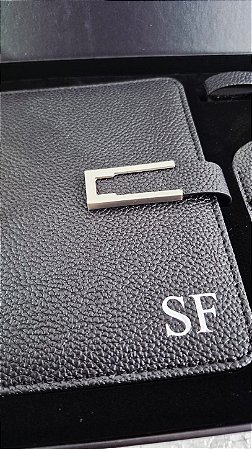 Kit Viagem 2 Peças Suporte de Passaporte e Documentos e Tag de Mala Personalizada com Sua Inicial
