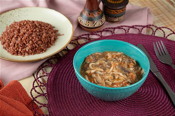 STROGONOFF DE COGUMELOS COM LEITE DE CASTANHAS