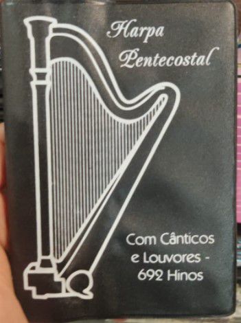 Livro Harpa Pentecostal Com Cânticos Louvores e Hinos
