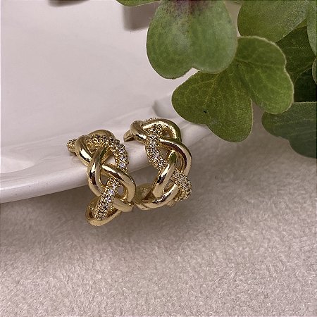 Brinco Meia Argola Trançada Semijoia Ouro