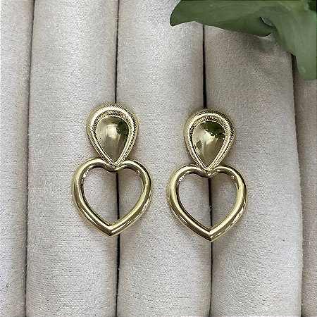 Brinco Gota Coração Vazado Semijoia Ouro