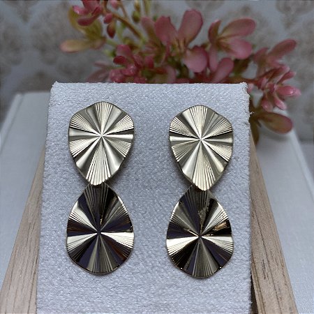 Brinco 2 Gotas Frisadas Semijoia Ouro