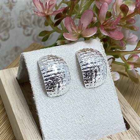 Brinco Chapa Martelada Semijoia Prata