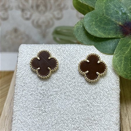 Brinco Trevo Marrom Semijoia Ouro