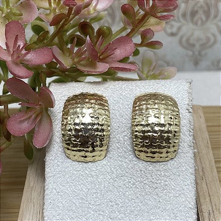Brinco Chapa Martelada Semijoia Ouro