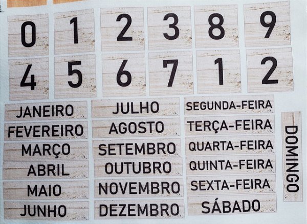 Calendário de mesa Madeira Clara