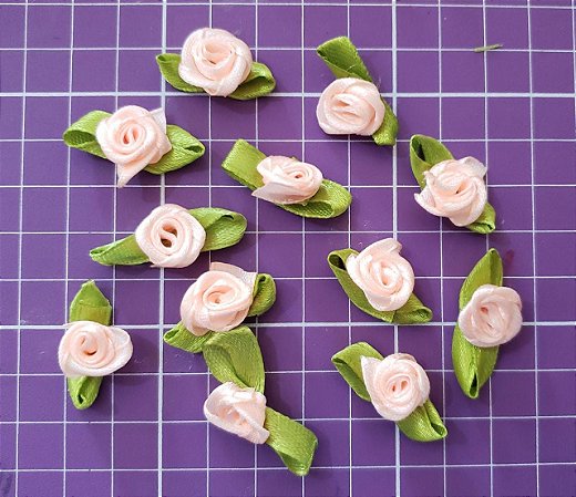 Flor de Rococó com folha Salmão