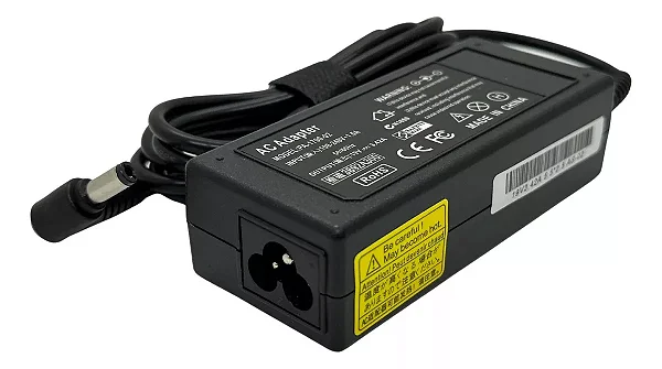 Fonte Carregador para Notebook Toshiba 19V 3.42A 5.5x2.5mm