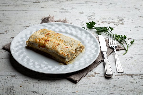 Panqueca de Frango  ao Molho Branco Gratinada - LOW CARB