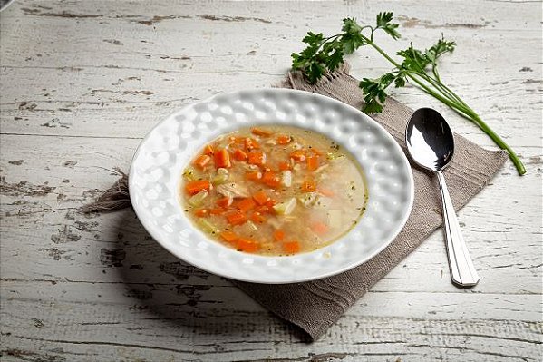 Sopa de Quinoa com Grão-de-bico, Frango e Legumes