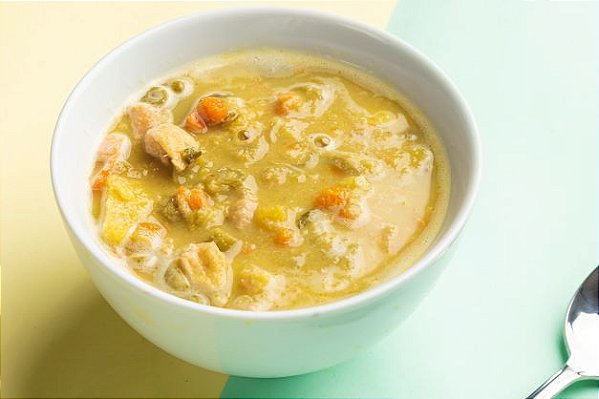 Sopinha de ervilha com frango, mandioquinha, cenoura e chuchu (200g)