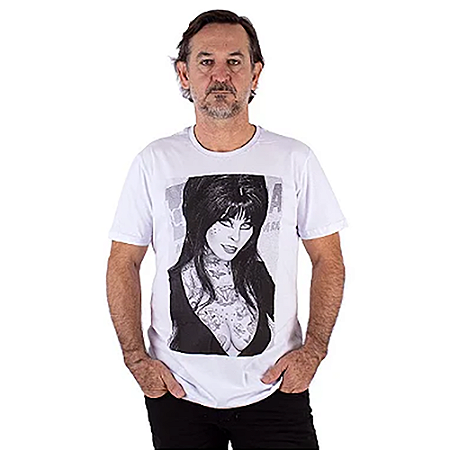 Camiseta plus Size Elvira Tattoo Branca.