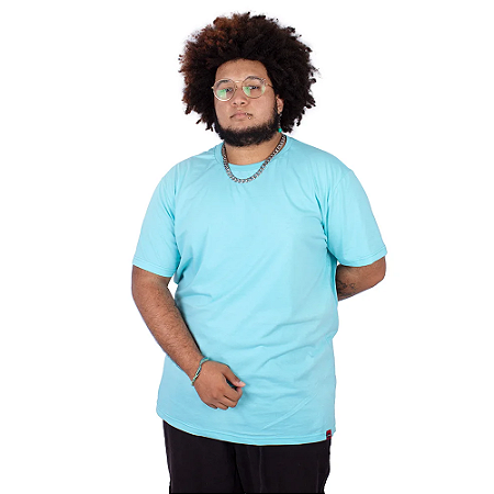 Camiseta Plus Size Básica Azul Celeste.