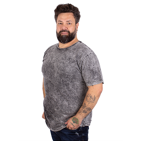 Camiseta Plus Size Básica Estonada Marmorizada Cinza.