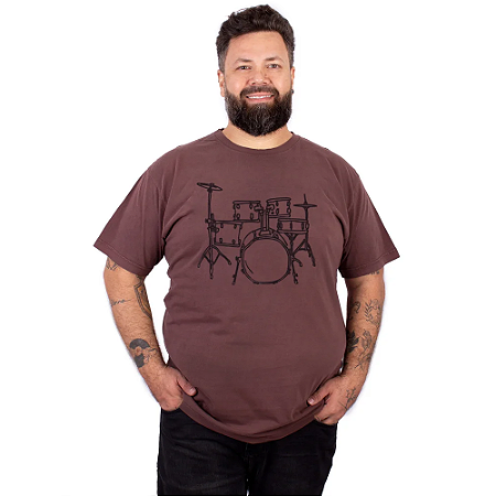 Camiseta Plus Size Estonada Bateria Marrom.