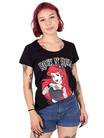 Camiseta Feminina Ruiva Tatuada Preta