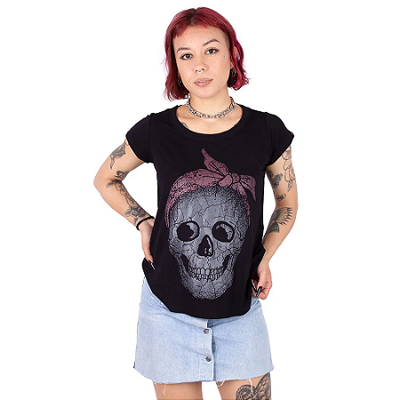 Blusa Gola Redonda Caveira Laço Preta