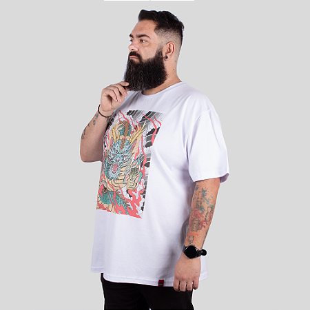 Camiseta Plus Size Christian Arae Dragão Ryu Branca.