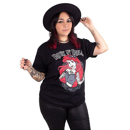 Camiseta Ruiva Tatuada Preta.