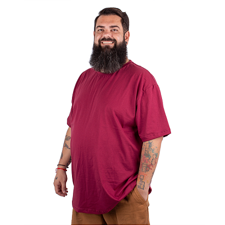 Camiseta Plus Size Básica Vinho.