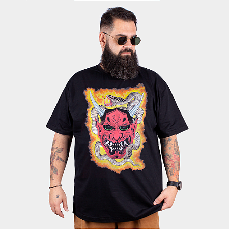 Camiseta Plus Size Christian Arae Hannya e Hebi Preta.