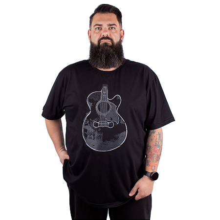 Camiseta Plus Size Violão Acústico Preta.
