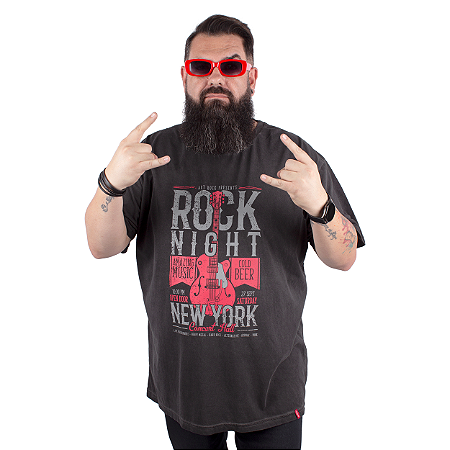 Camiseta Plus Size Estonada Rock Poster Preta Jaguar.
