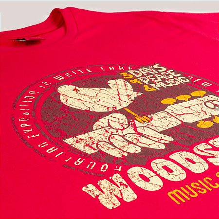 Camiseta Plus Size Woodstock Vermelha.