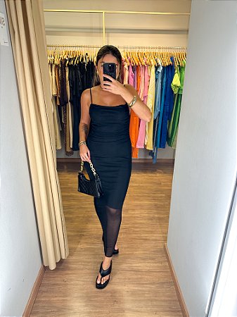Vestido Tule Decote Preto