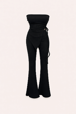 Conjunto Preto Tomara que Caia com Calça Flare