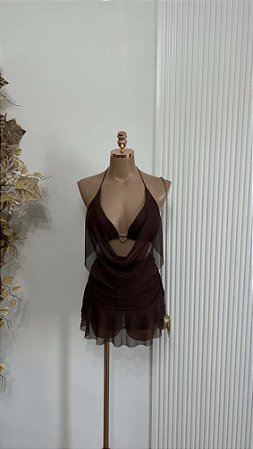 Conjunto Curto Marrom Tule Decote Profundo com Detalhe Coração