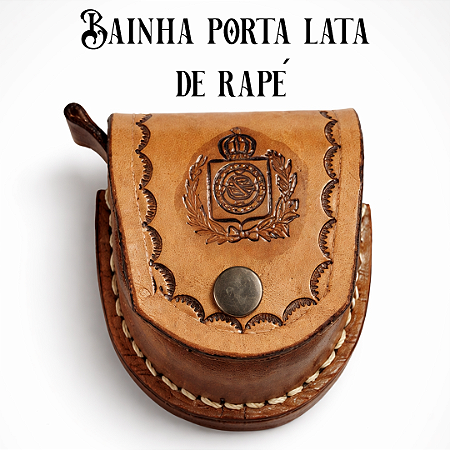 Porta lata Império do Brasil, estilo bainha ou borna, em couro artesanal para cintura.