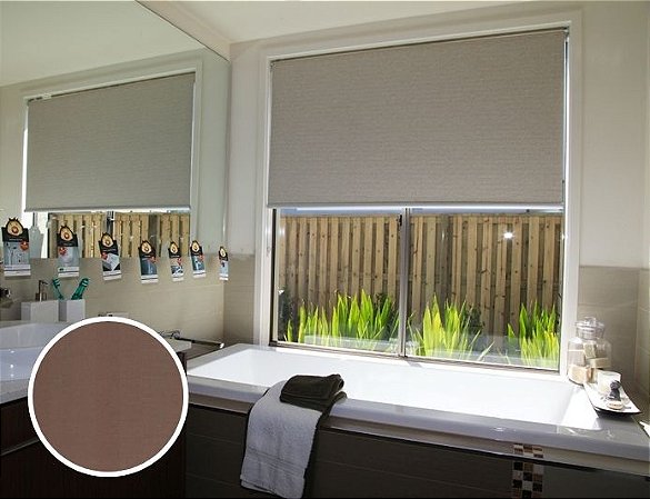 Cortina Rolô Blackout cor Marrom Liso