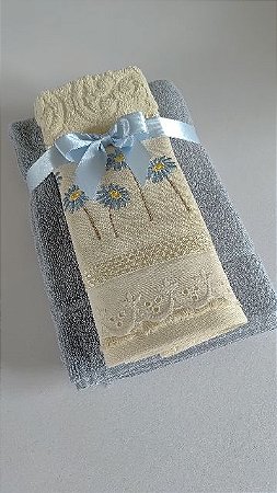 Jogo toalha de lavabo e tapete